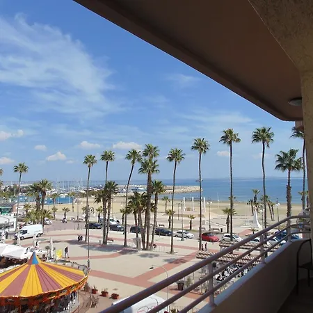 Apartment Ithaki Phinikoudes No. 205