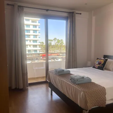 Ithaki Phinikoudes No. 205 *