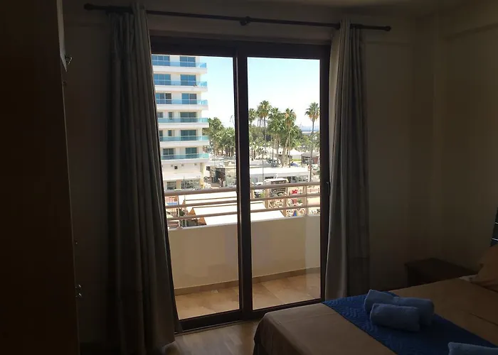 Apartmán Ithaki Phinikoudes No. 205