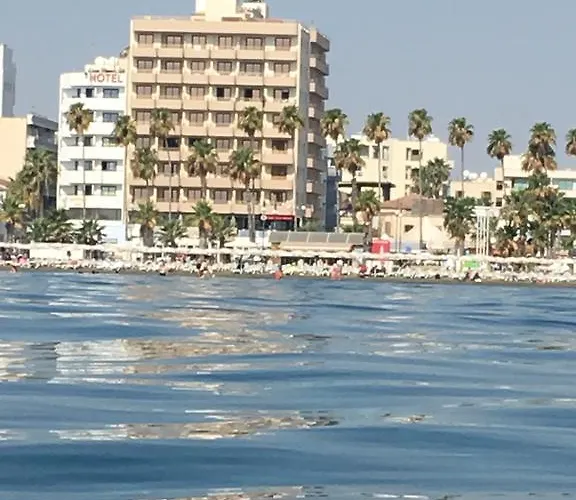 Apartmán Ithaki Phinikoudes No. 205 *