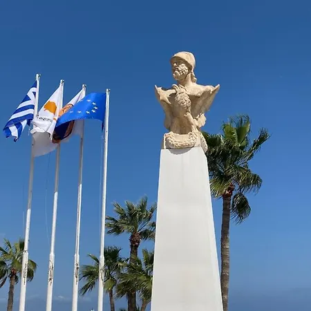Ithaki Phinikoudes No. 205 * لارنكا
