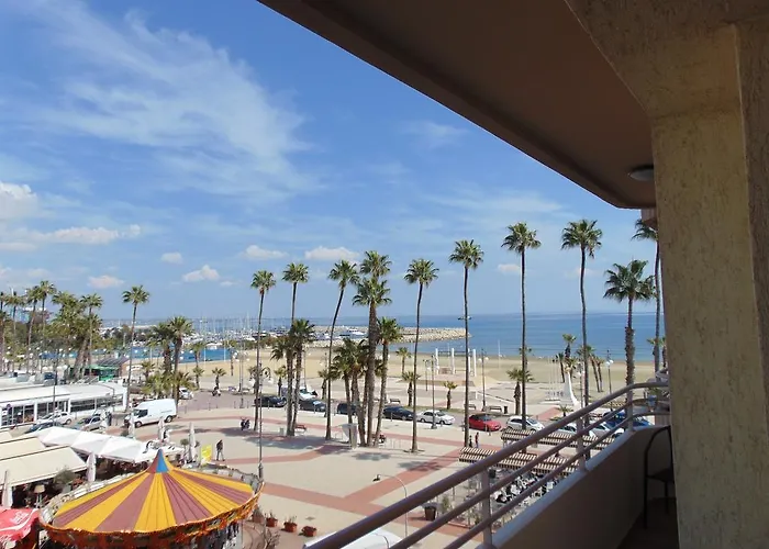 Appartement Ithaki Phinikoudes No. 205