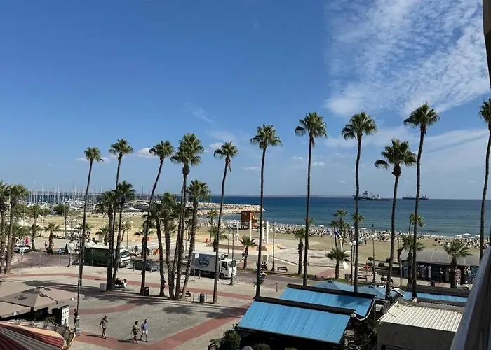 Ithaki Phinikoudes No. 205 Appartement *