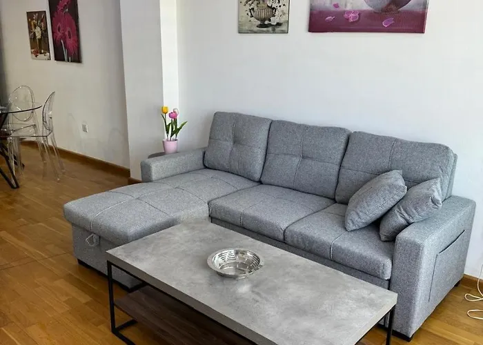 Ithaki Phinikoudes No. 205 *