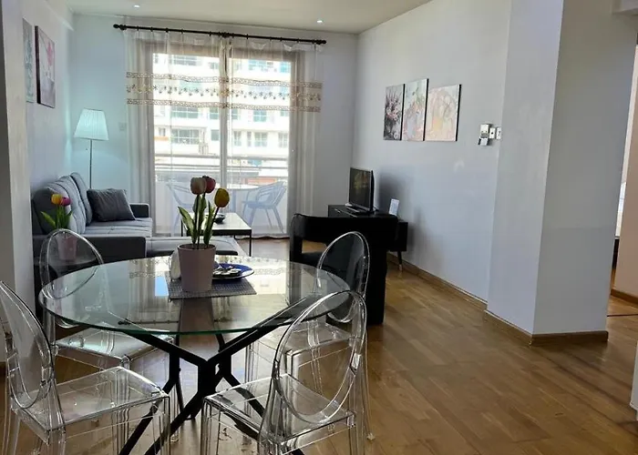 Ithaki Phinikoudes No. 205 Appartement *