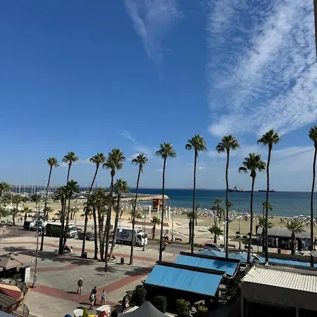 아파트 Ithaki Phinikoudes No. 205