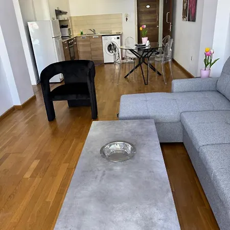 Ithaki Phinikoudes No. 205 라르나카